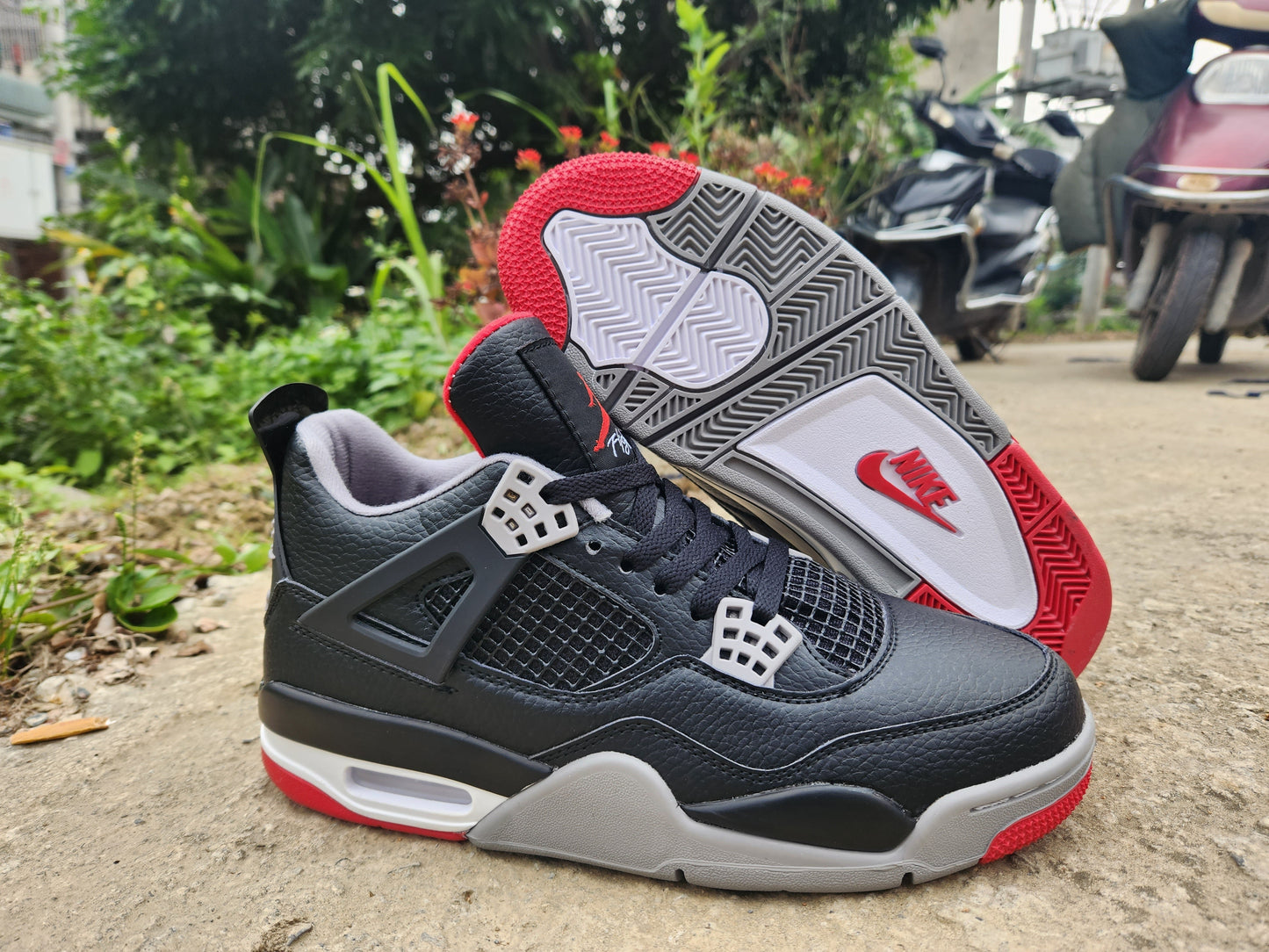 AIR JORDAN 4