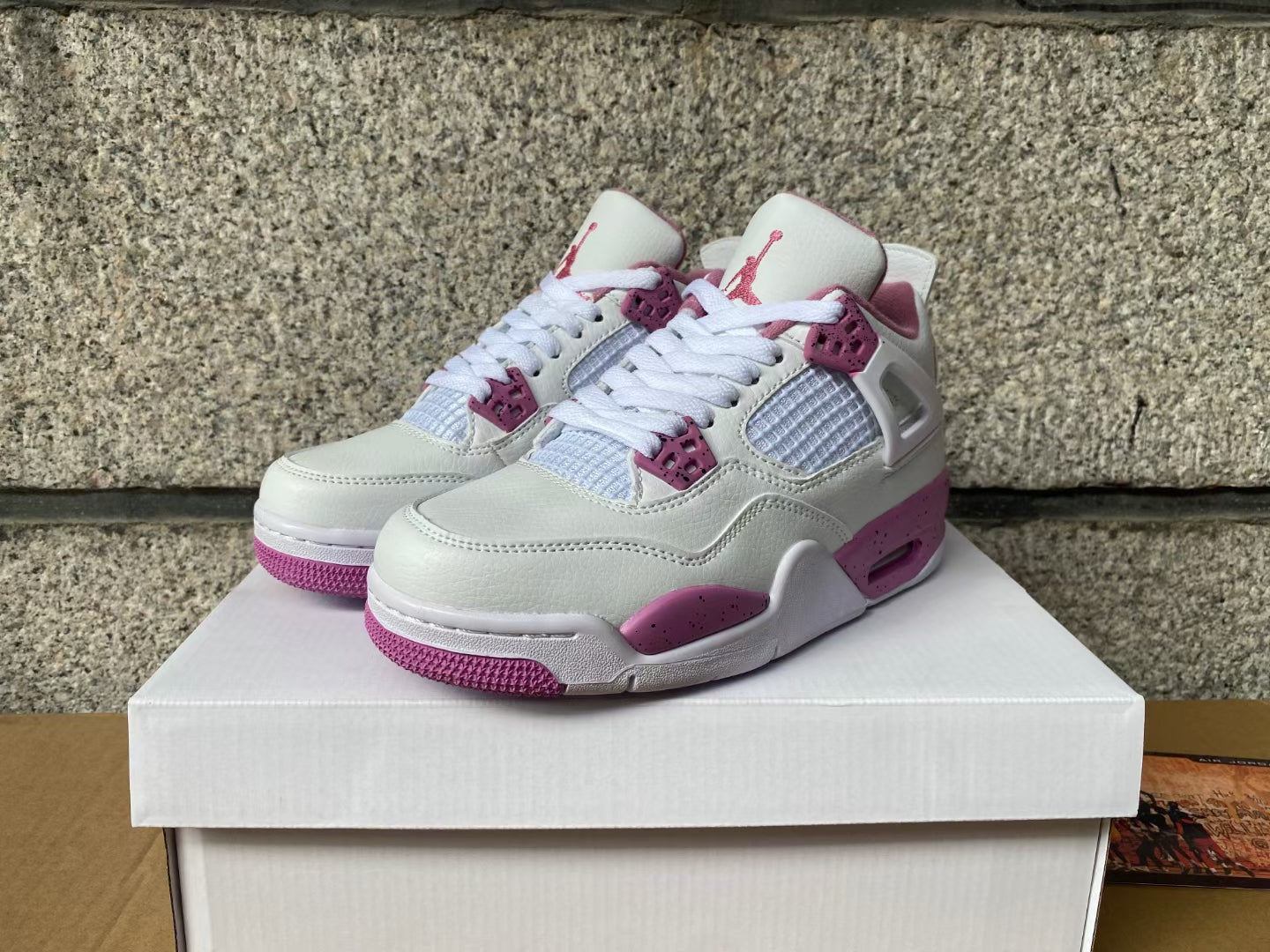 AIR JORDAN 4