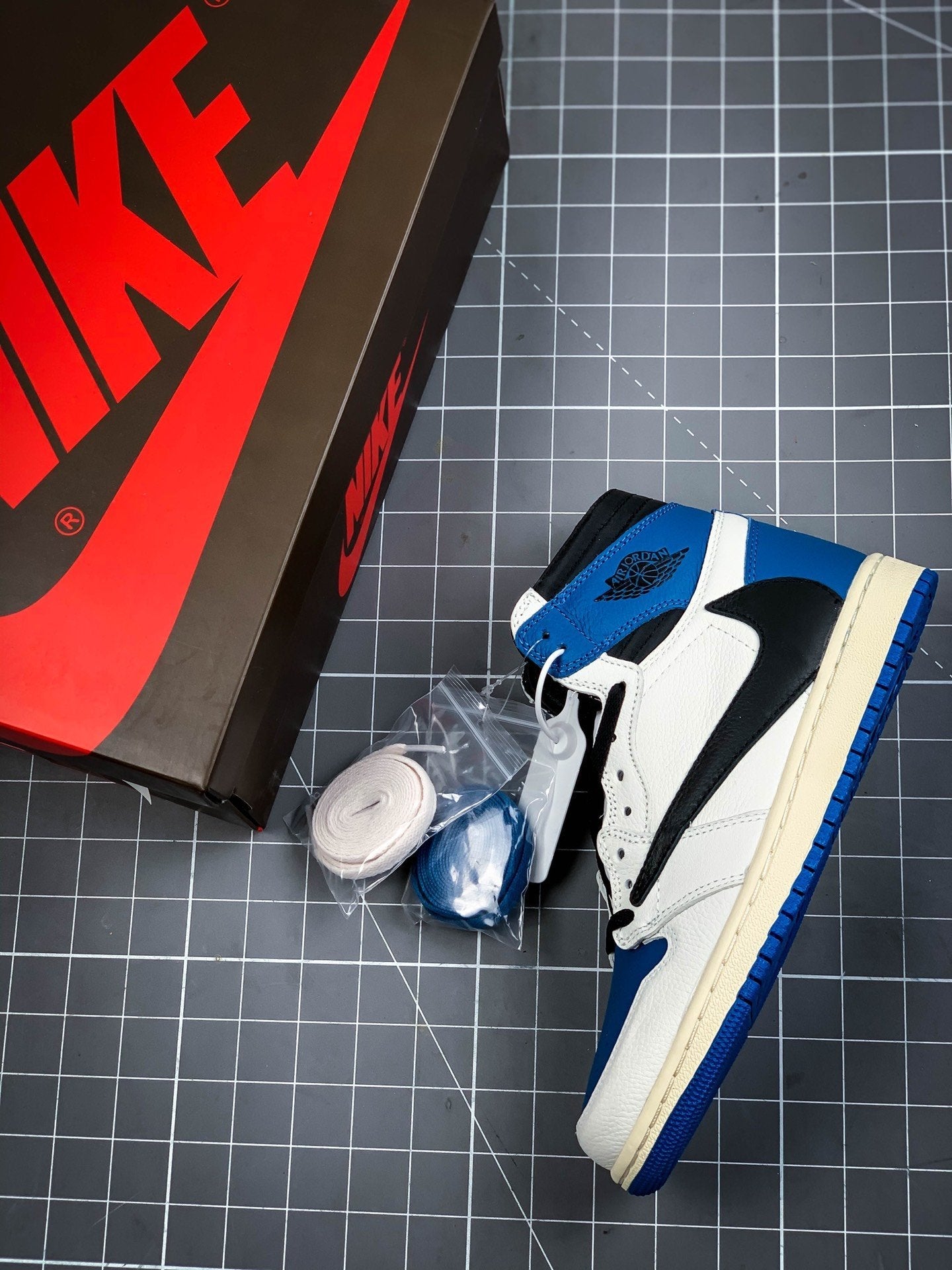 AIR JORDAN 1 HIGH