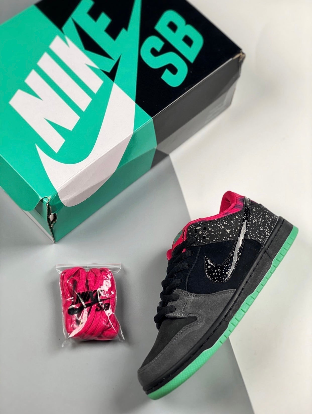 NIKE DUNK LOW