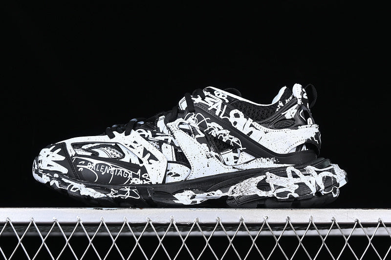 BALENCIAGA