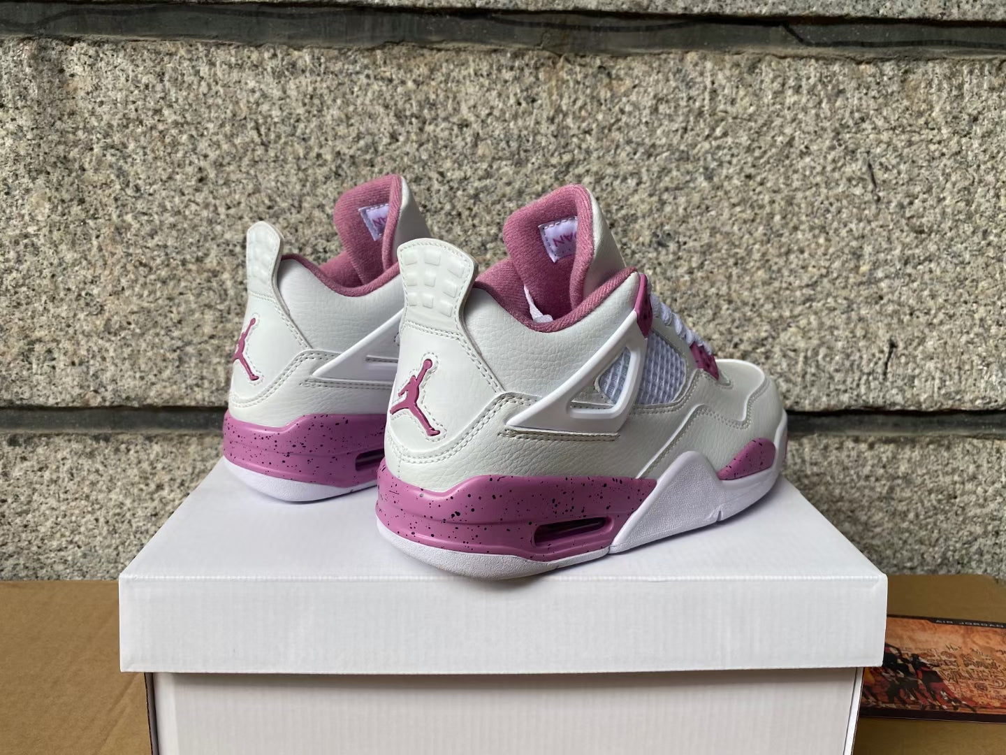 AIR JORDAN 4